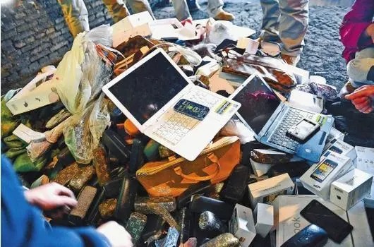 企業(yè)必看:硬盤銷毀,輕松合規(guī),告別數(shù)據(jù)泄露風險! 企業(yè)必看:硬盤銷毀,輕松合規(guī),告別數(shù)據(jù)泄露風險!